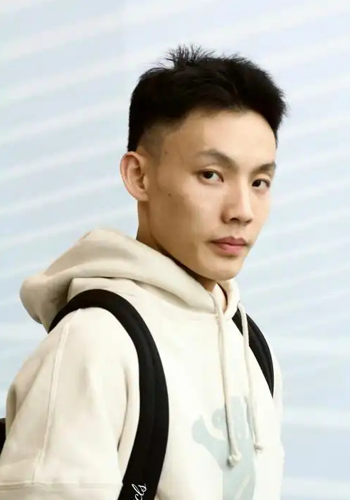 开云平台-紧急送医，徐杰送医原因曝光，坐上轮椅，表情痛苦，杜锋不该犯错|广东男篮|山西男篮|胡明轩|周琦|伤病_新浪体育_新浪新闻