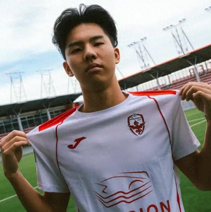 开云官网-英超青训再添中国锋线！18岁张家鸣身披9号，先外租后回归|伯恩利|塞尔维亚|U21|徐彬|梯队_新浪体育_新浪新闻