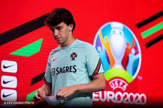 开云平台-欧洲杯上场一次踢35分钟 费利克斯脚踝手术休两月