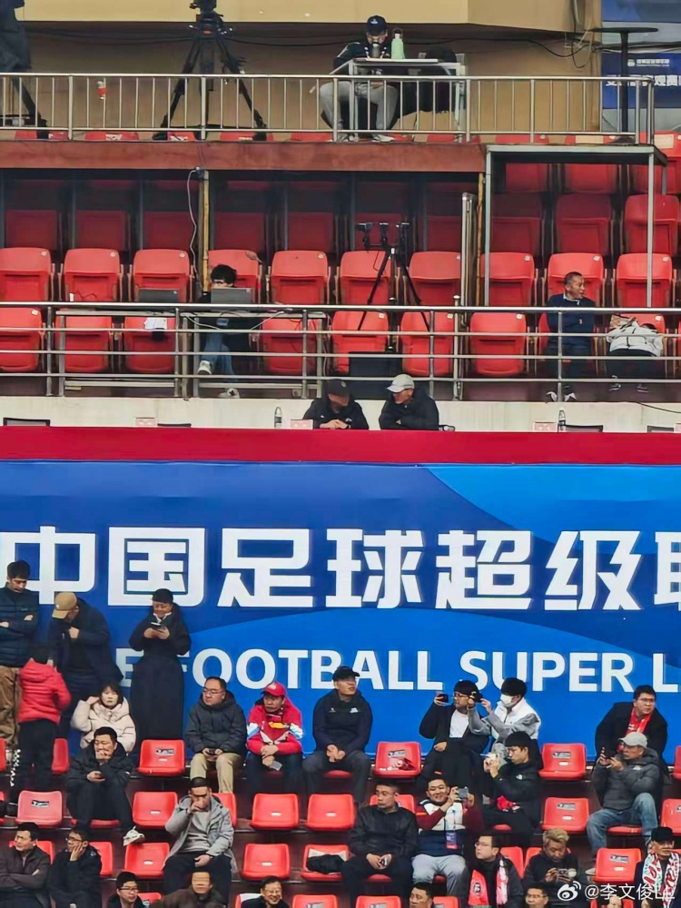 kaiyun-博主：国足主帅邵佳一现身郑州航体，观战河南vs云南玉昆