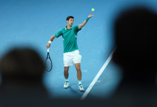 开云体育-德约五盘鏖战击退弗里茨 意外受伤卫冕之旅蒙阴影