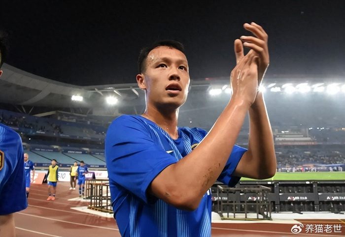 开云官网-意外！拉唐踢申花前腰的效果还不如谢鹏飞？球队替津门虎给出答案|上海申花|天津津门虎|斯卢茨基|特谢拉|主力_新浪体育_新浪新闻